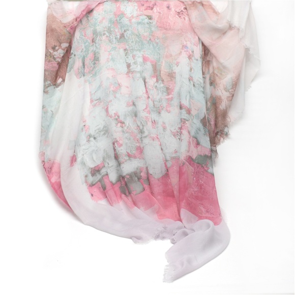 RUDSAK Large Rectangular Fringed Scarf Abstract Floral Motif 102" x 72" - Picture 6 of 9